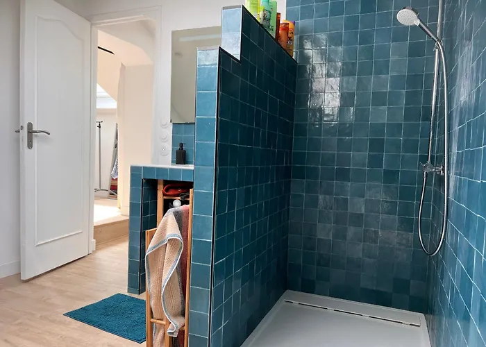 Maison Lumineuse Avec Jardin - Proche D'eyrac Et Commerces - Fr-1-420-133 *