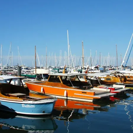 Holiday home Maison Lumineuse Avec Jardin - Proche D'eyrac Et Commerces - Fr-1-420-133