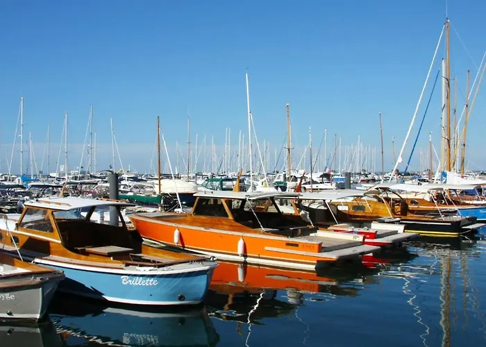 Holiday home Maison Lumineuse Avec Jardin - Proche D'eyrac Et Commerces - Fr-1-420-133