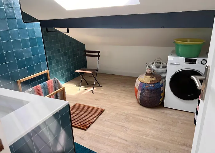 Holiday home Maison Lumineuse Avec Jardin - Proche D'eyrac Et Commerces - Fr-1-420-133